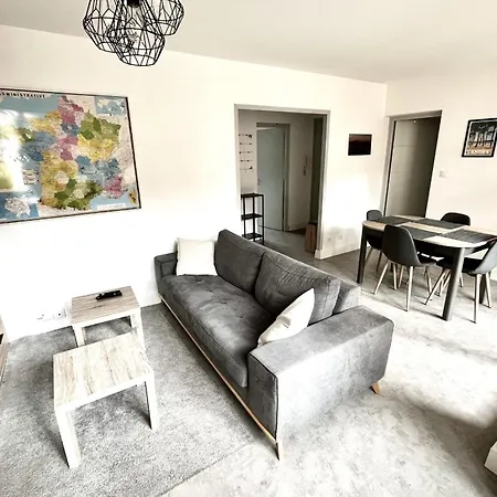 Of 69 M2 Near The Center Apartment