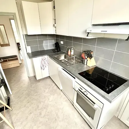 Of 69 M2 Near The Center Apartment *